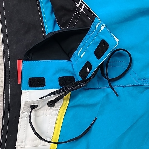 Quicksilver Swim Shorts Size L - Picture 4 of 6